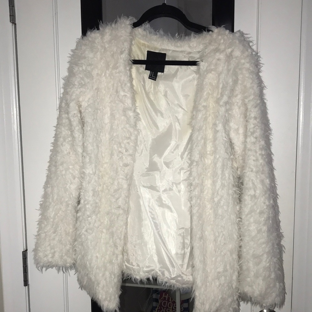 M Forever 21 faux fur white jacket